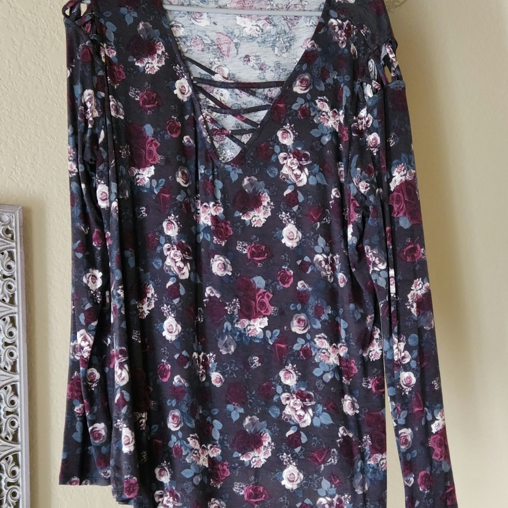 Ladies Rock & Republic Top